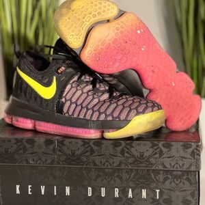 LeBron James women’s sneakers